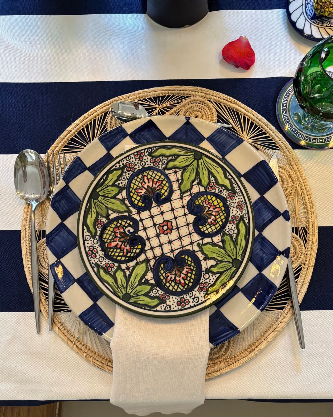 Assiette à Dîner Fountain of Stories