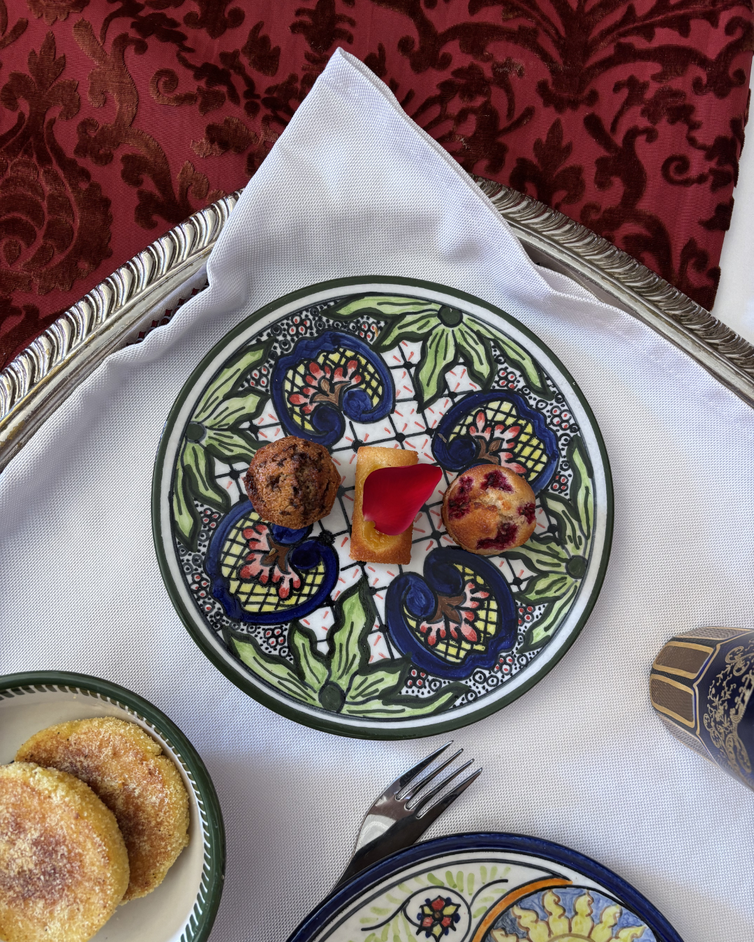 Assiette à Dîner Fountain of Stories